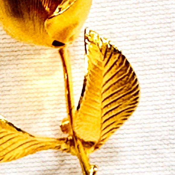 Vintage Gold Tone Single Rose Brooch by Cerrito - Picture 6 of 8